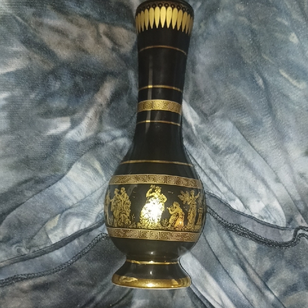 Elegant Black and Gold Vase